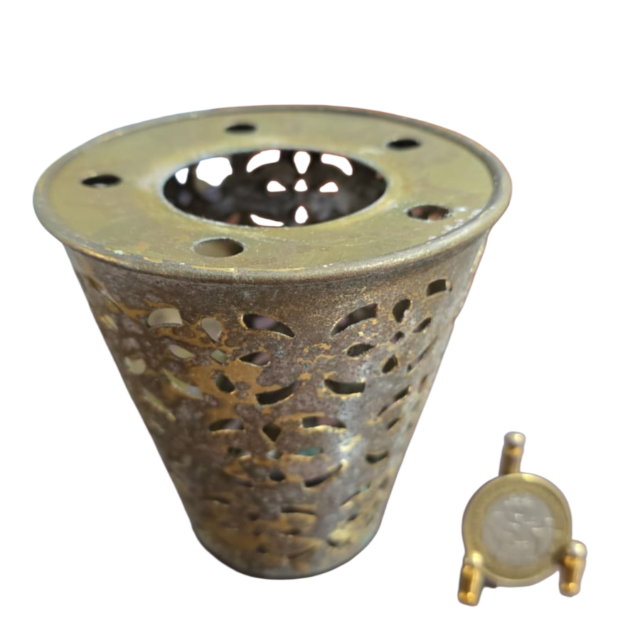 Floreira em dourado metal