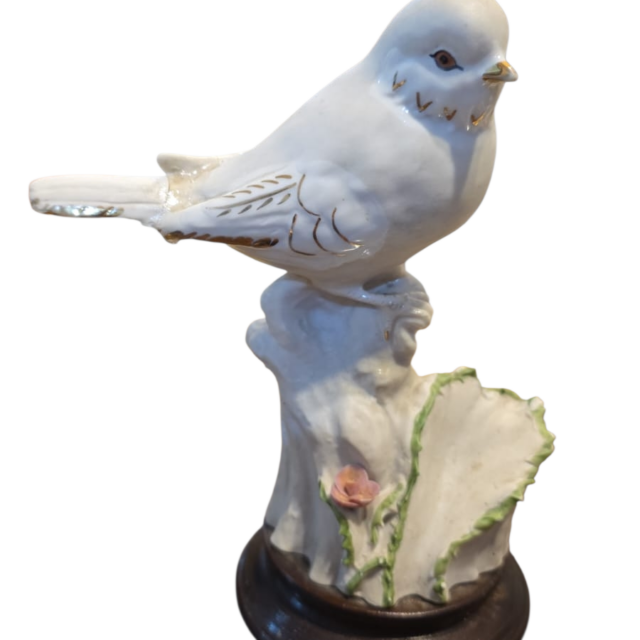 Antiga escultura pássaro de porcelana