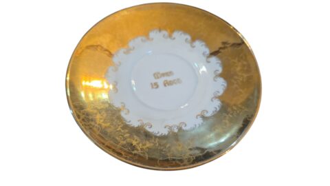 Antiga porcelana Meus 15 Anos, fartas dourações