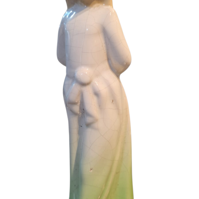 Antiga escultura em faiança
