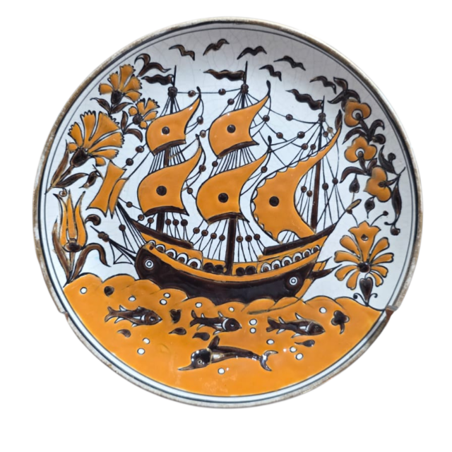 Prato decorativo em Porcelana com arame p/ pendurar