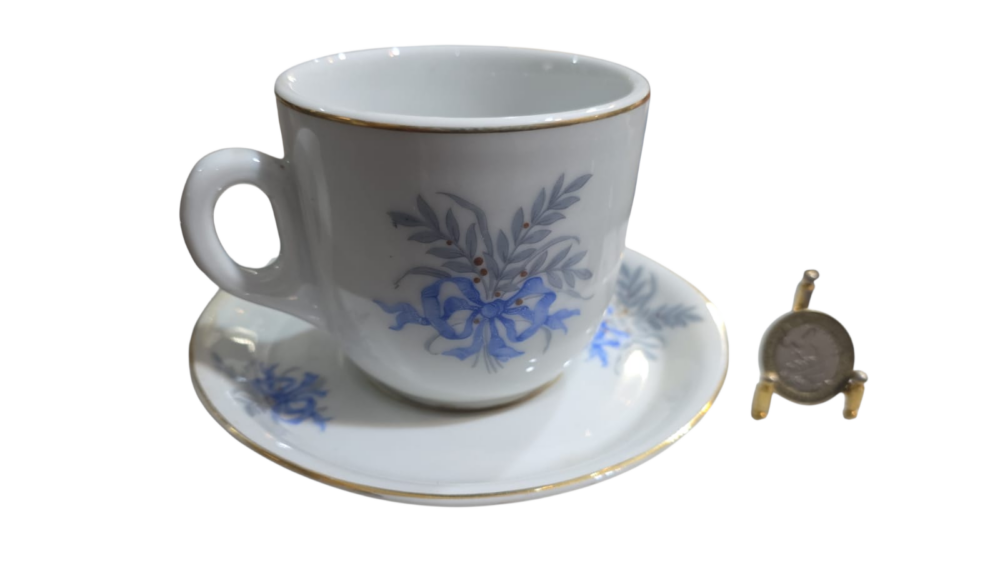 Grande e rara xícara de porcelana jumbo, da manufatura Schmidt