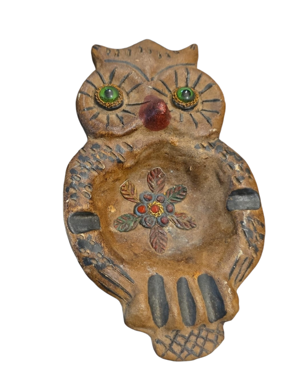 Antiga coruja de cerâmica artesanal