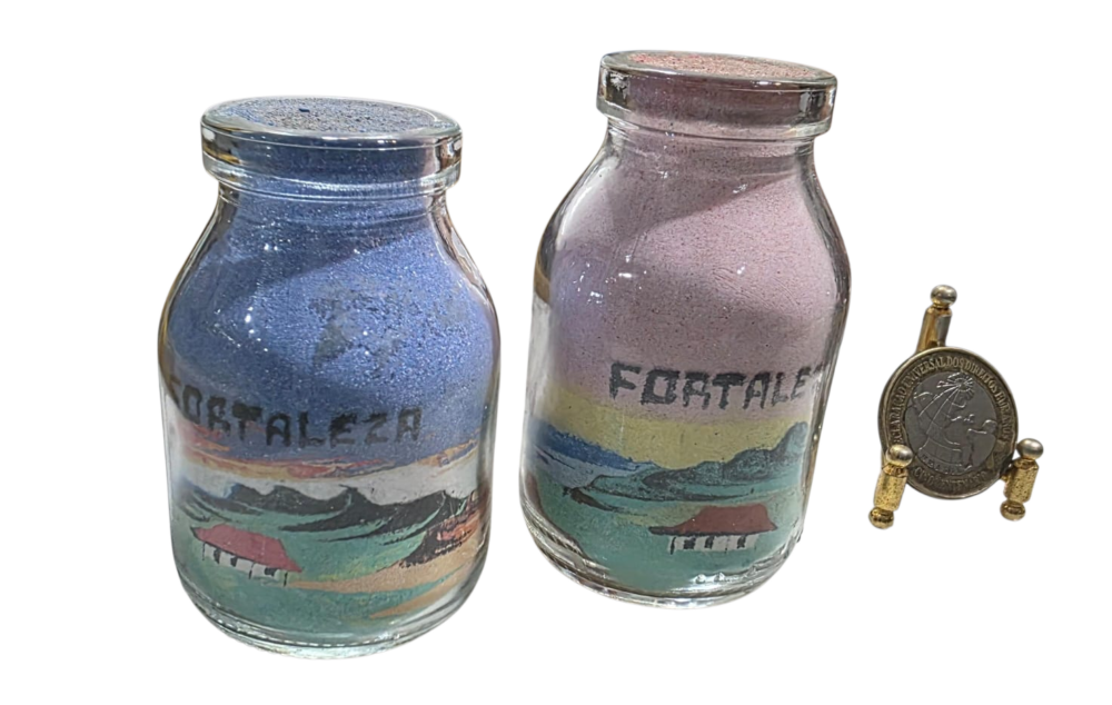 Par de lembranças de Fortaleza, arte na areia