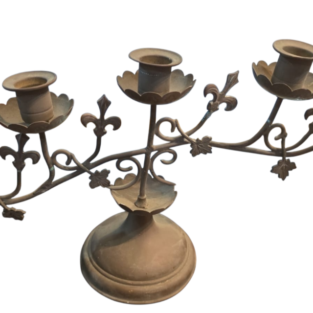 Antigo candelabro para cinco velas