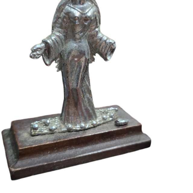 Iemanjá de metal com base de madeira