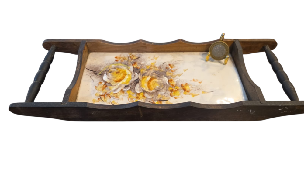 Bela bandeja de madeira com azulejo pintado a mão