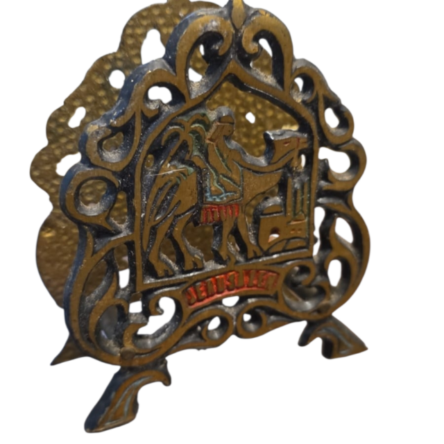 Porta guardanapo em dourado metal