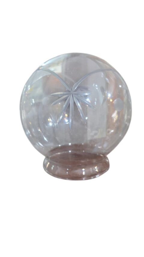 Cúpula de vidro com belas lapidações.