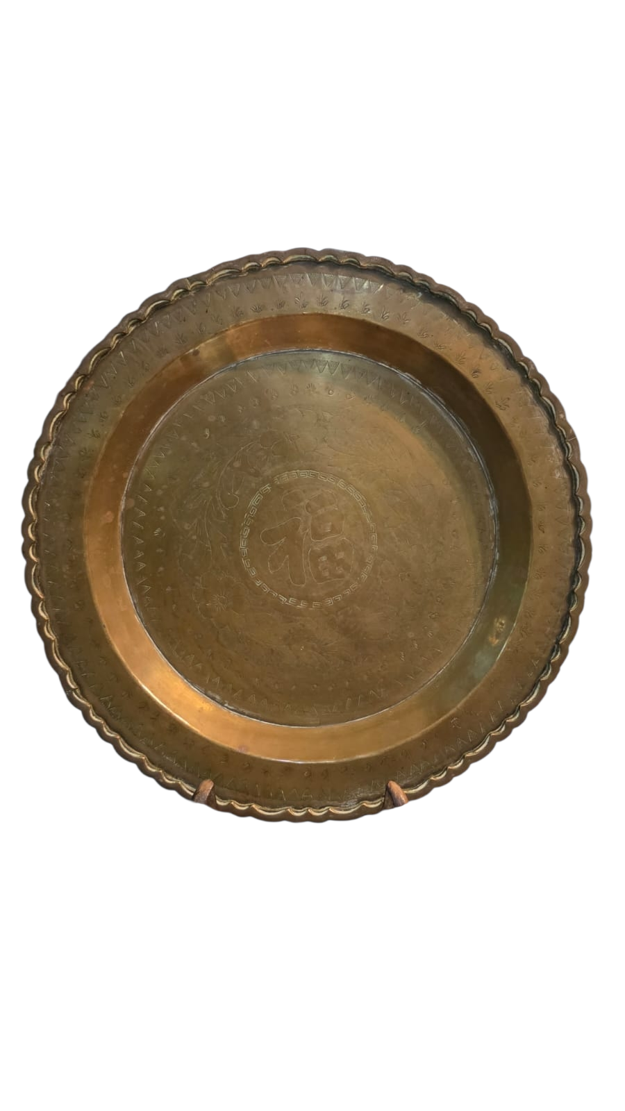 Belíssimo, grande e antigo medalhão em dourado metal