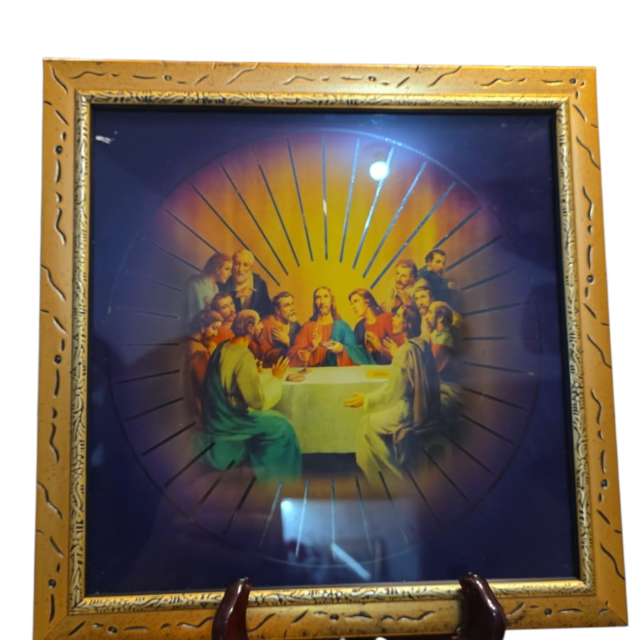 Antiga decoração sacra, ainda com a caixa