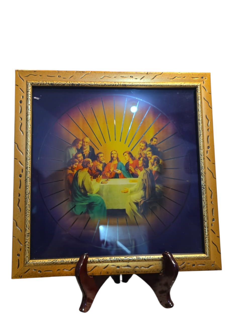 Antiga decoração sacra, ainda com a caixa