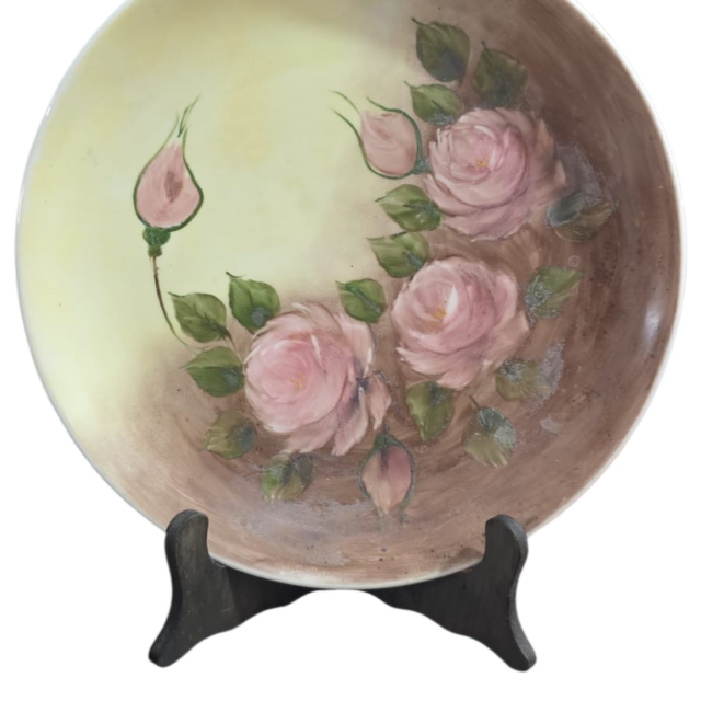 Bela e antiga porcelana pintada a mão, motivos florais