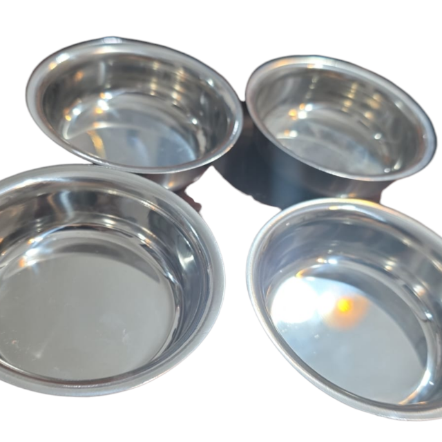 Conjunto com quatro potes de sobremesa