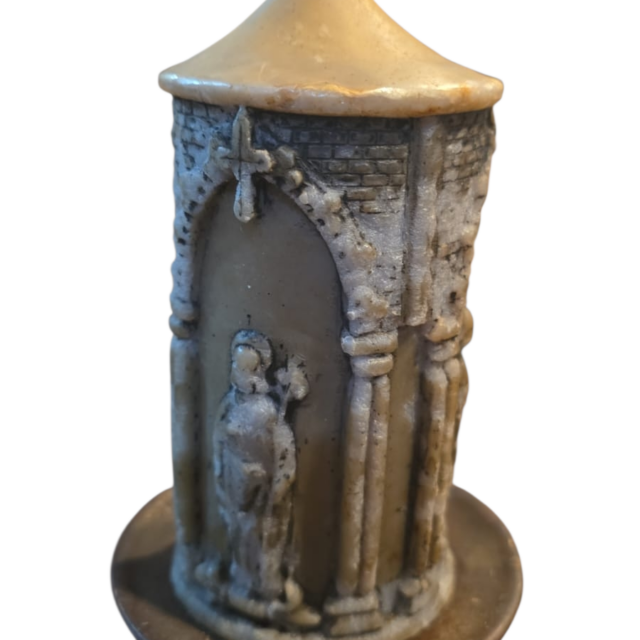 Antiga vela sacra artesanal, feita a mão