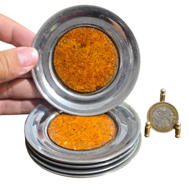 Conjunto de porta copos em metal com cortiça
