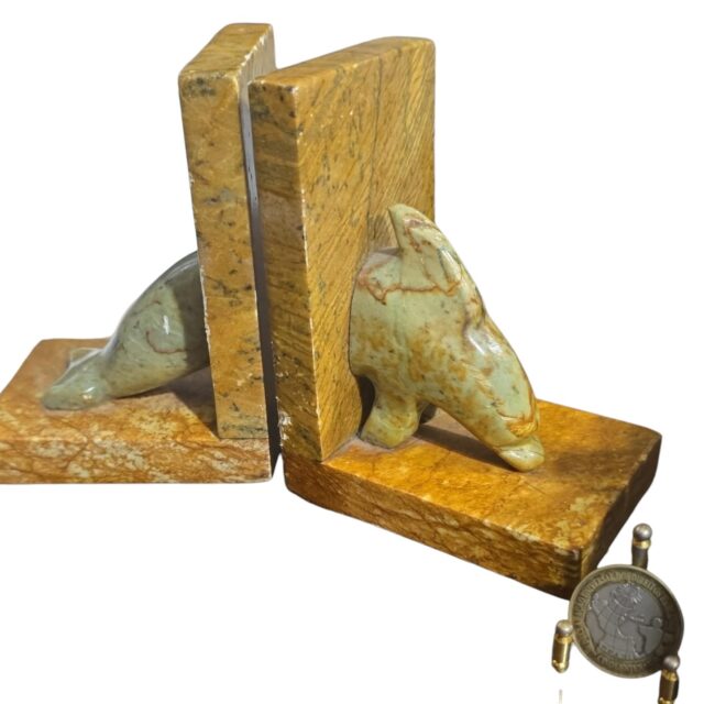 Serre Livre de golfinho de pedra
