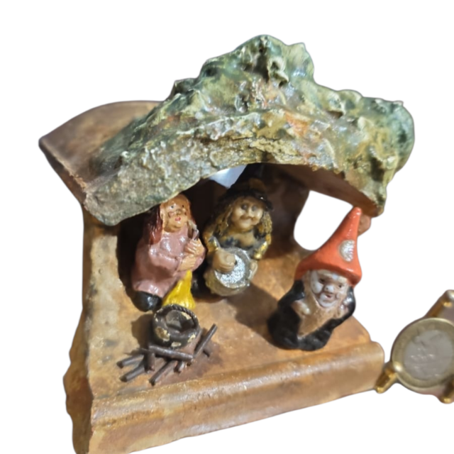 Decoração artesanal de bruxinhas