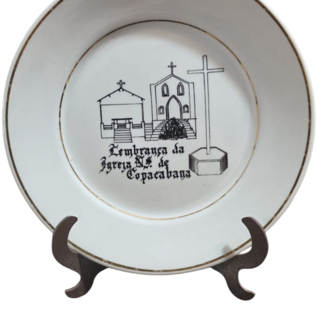 Antiga porcelana com arte da Igreja de N. S. de Copacabana