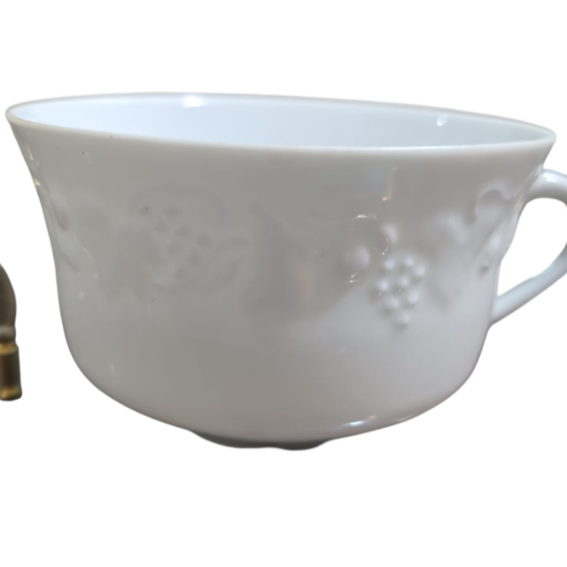 Porcelana francesa Limoges, belos relevos, xícara de chá