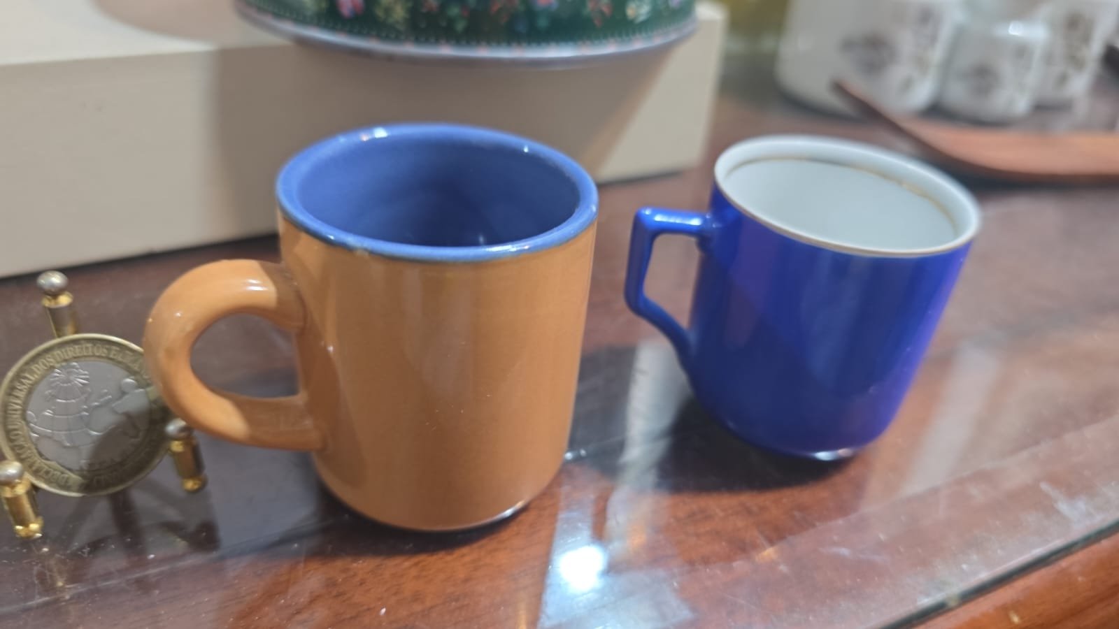 Par de xícaras de porcelana - Imagem 2