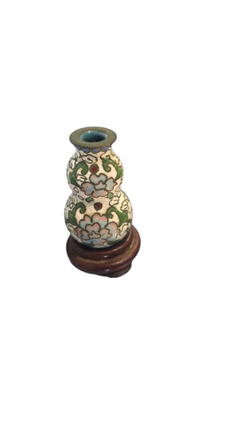Pequeno vaso em cloisonné com peanha de madeira