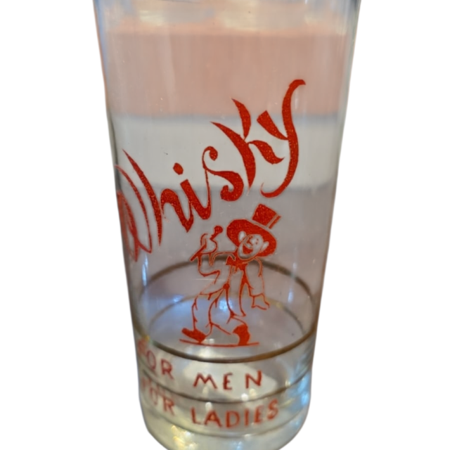 Antigo copo de whisky