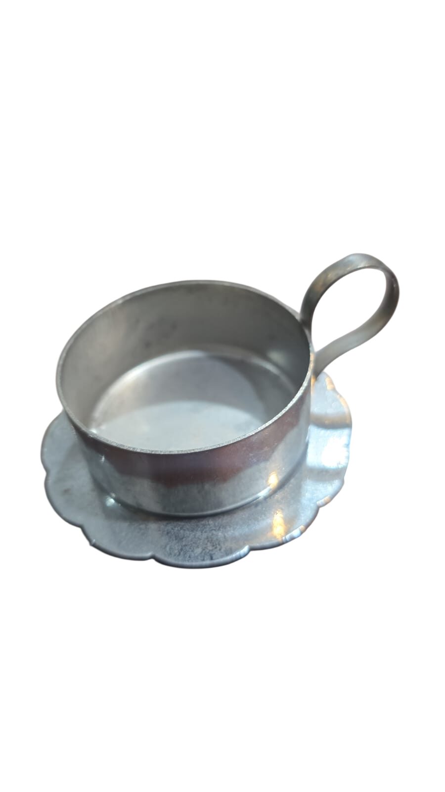 Pequena base para xícara de metal