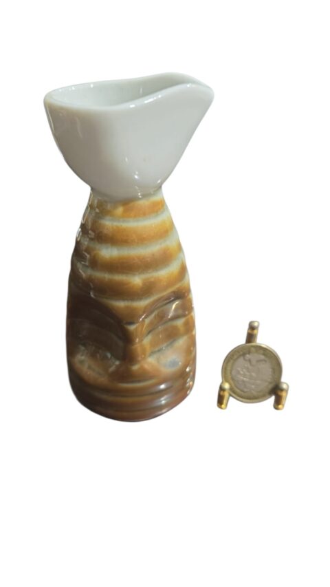 Galheteiro ou jarra de saquê de porcelana