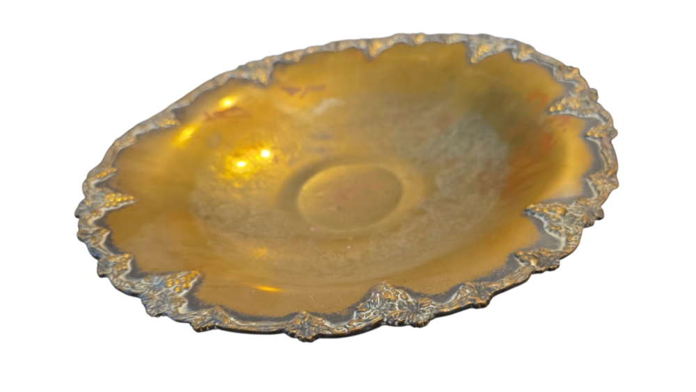 Antiga fruteira em dourado metal