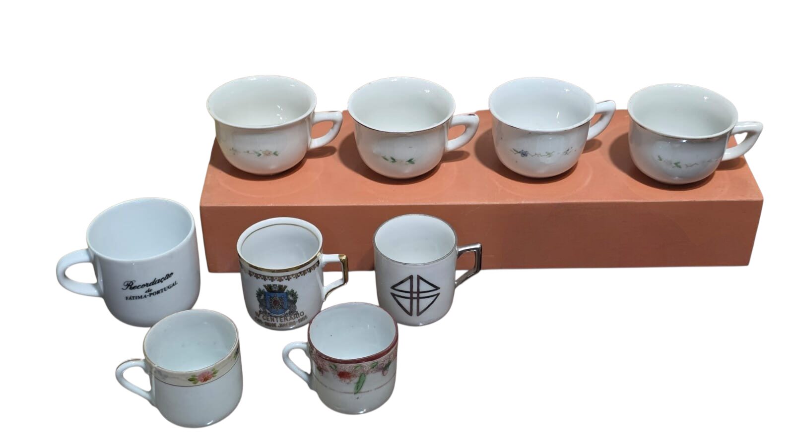 Conjunto de xícaras de café em porcelana