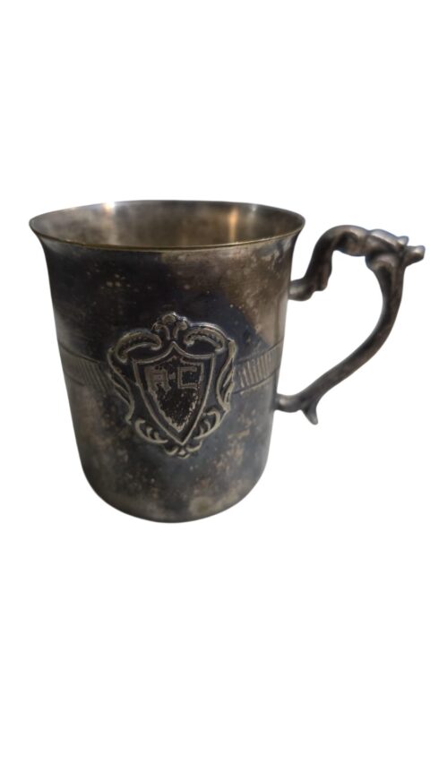 Caneca antiga espessurada a prata com bela alça