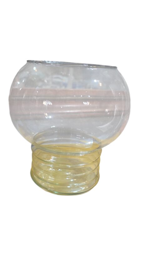 Belo vaso de vidro soprado