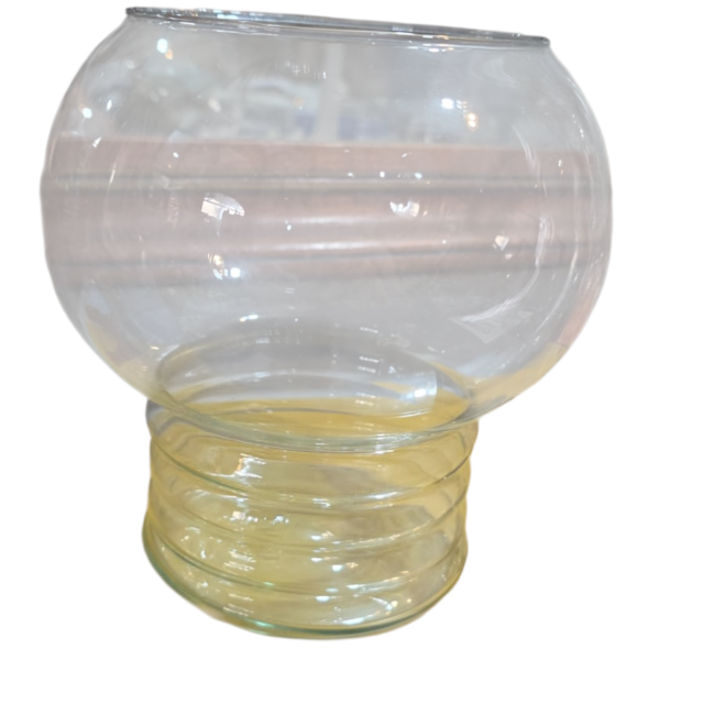 Belo vaso de vidro soprado