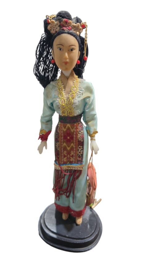Gueixa oriental artesanal