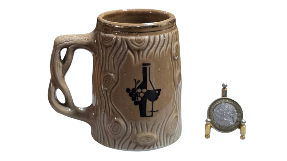 Caneca de festival em Porcelana no formato de tronco de árvore