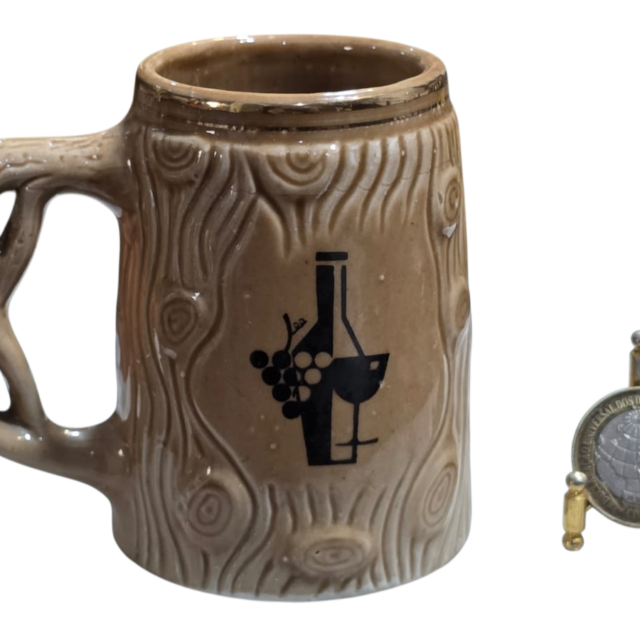 Caneca de festival em Porcelana no formato de tronco de árvore