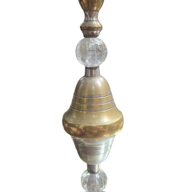 Elegante e antigo castiçal em dourado metal e cristal,