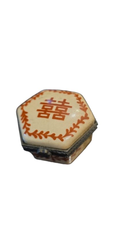 Belo potiche oriental de porcelana
