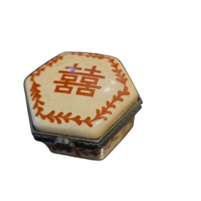 Belo potiche oriental de porcelana