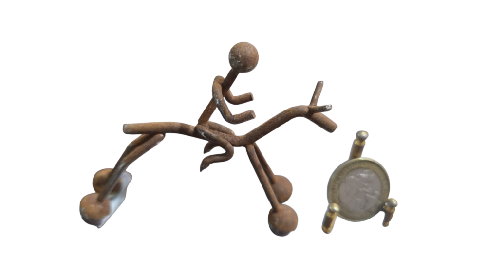 Antiga escultura de ferro