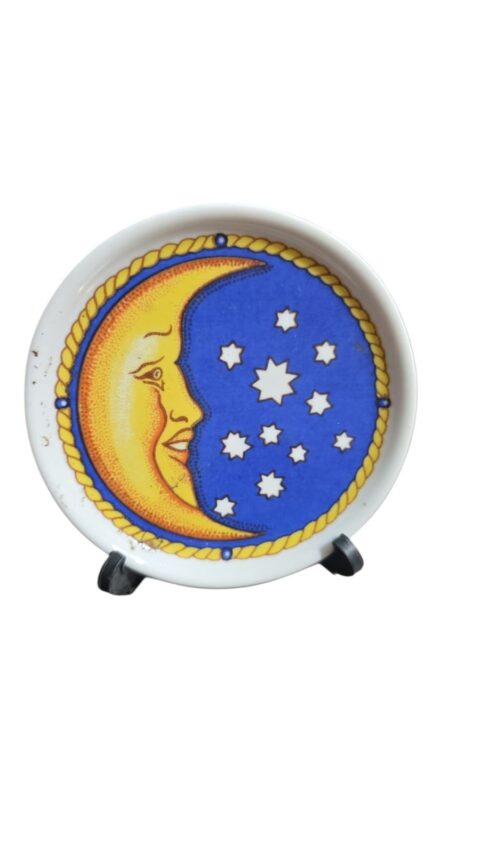 Porcelana pequena com arte mística
