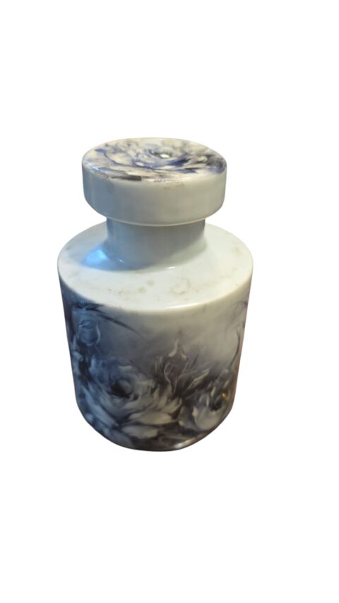 Belo pote de porcelana