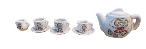 Antigo conjunto de porcelana miniatura