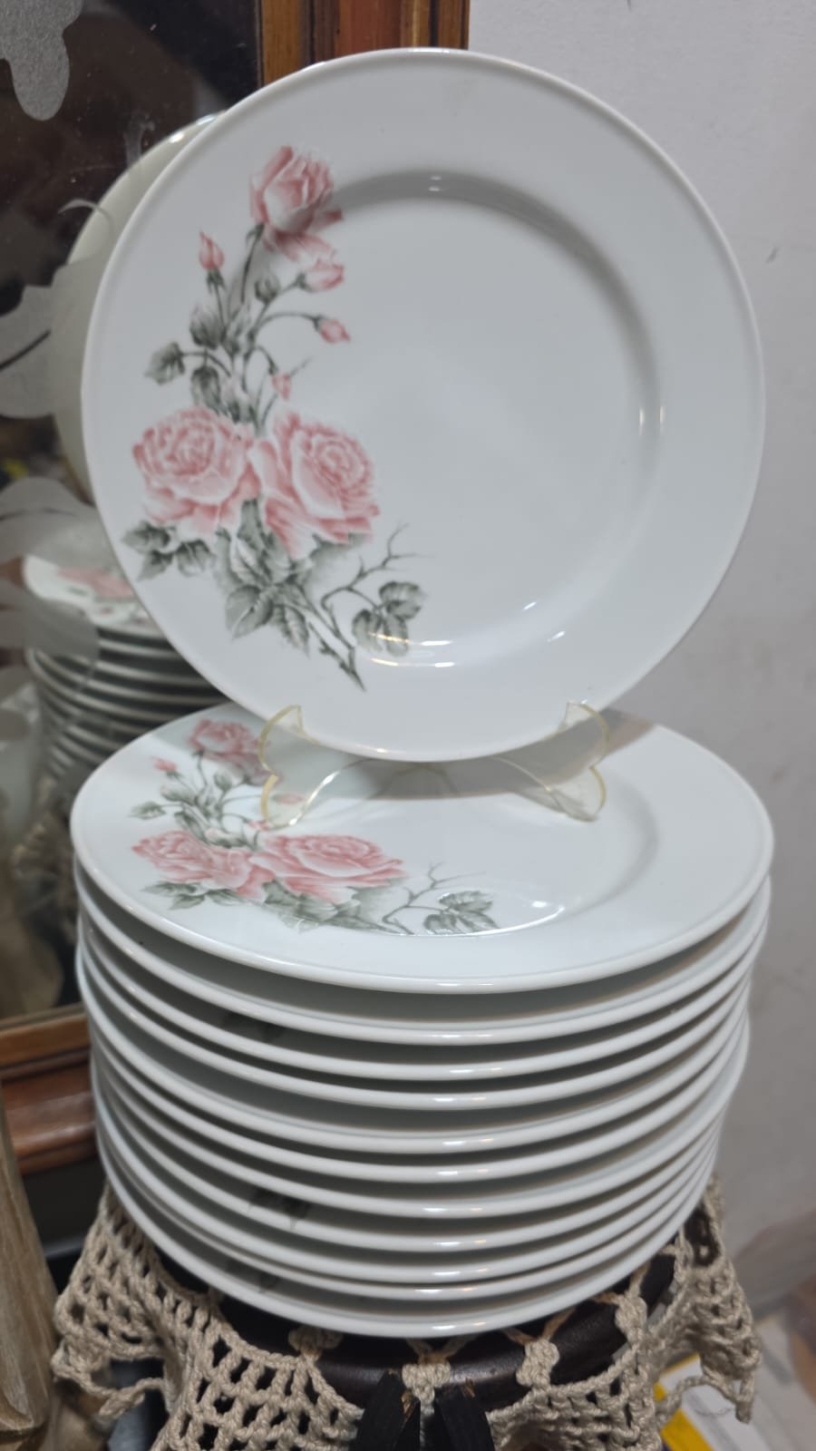 Pratos de sobremesa de porcelana. (valor unitário) - Imagem 2