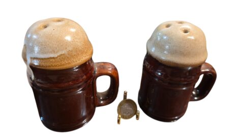 Saleiro e pimenteiro de porcelana