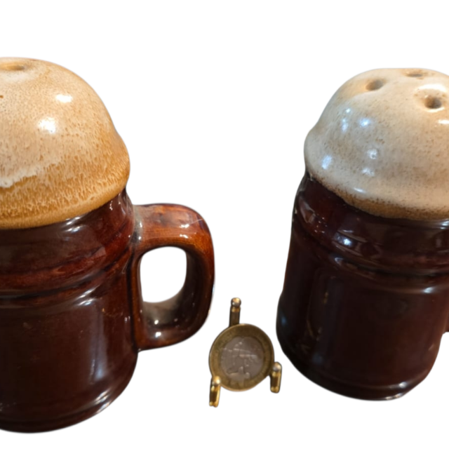 Saleiro e pimenteiro de porcelana