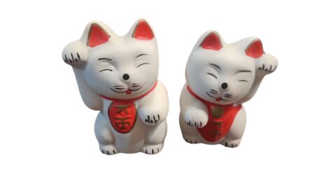 Par de gatos da sorte chineses de porcelana