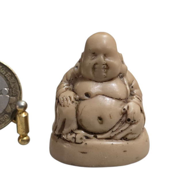 Pequeno Buda em resina