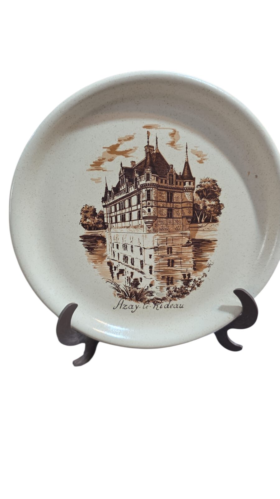 Antiga louça com belíssima arte do Castelo de Azay-le-Rideau